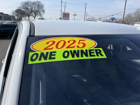 Used 2025 GMC Sierra 1500 SLT AWD/4WD image 36