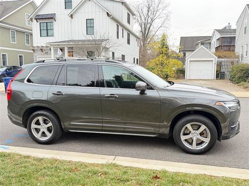 Used 2018 Volvo XC90 T5 Momentum w/ Momentum Plus Package image 4