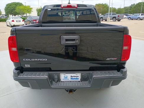Used 2022 Chevrolet Colorado ZR2 w/ ZR2 Midnight Special Edition AWD/4WD image 4