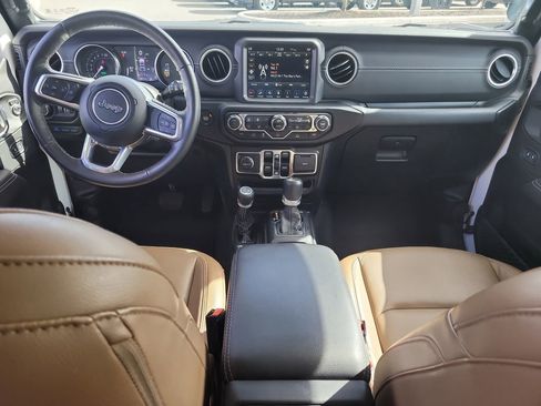 Used 2021 Jeep Wrangler Unlimited Sahara w/ Cold Weather Group image 13