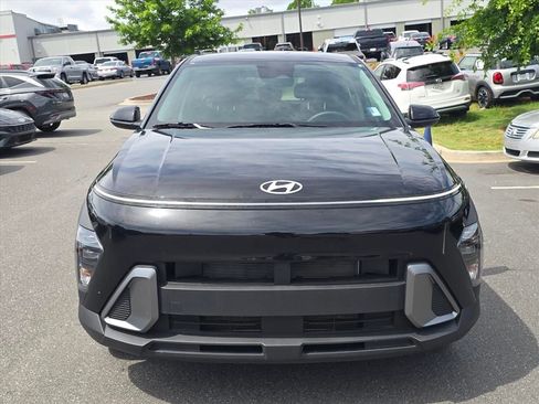 Certified 2024 Hyundai Kona SE FWD image 8