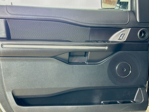 Used 2018 Ford Expedition XLT w/ Cargo Package image 9