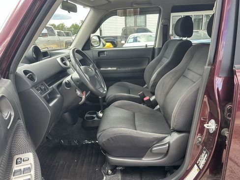 Used 2006 Scion xB FWD image 5