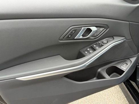 Used 2025 BMW 330i Sedan w/ Convenience Package RWD image 17