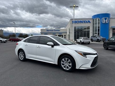Used 2024 Toyota Corolla LE FWD image 1