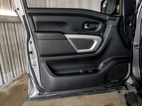 Used 2017 Nissan Titan SL AWD/4WD image 43