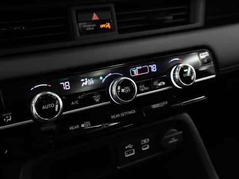 New 2025 Honda Pilot Touring image 25