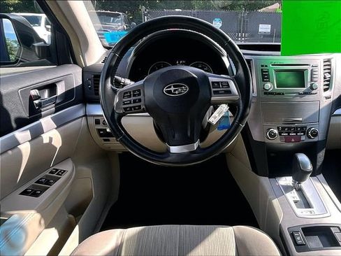 Used 2014 Subaru Outback 2.5i Premium AWD/4WD image 5