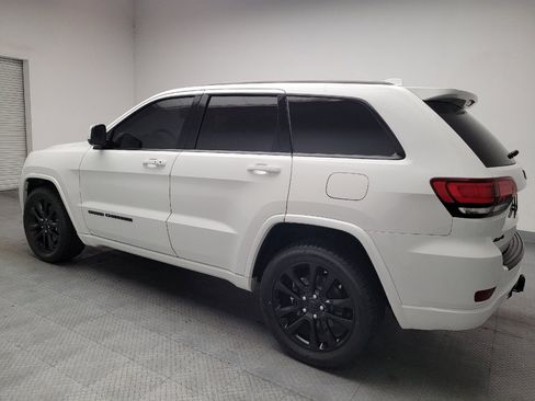 Used 2021 Jeep Grand Cherokee Laredo X AWD/4WD image 3