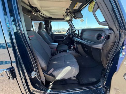 Used 2025 Jeep Wrangler Unlimited Rubicon AWD/4WD image 21