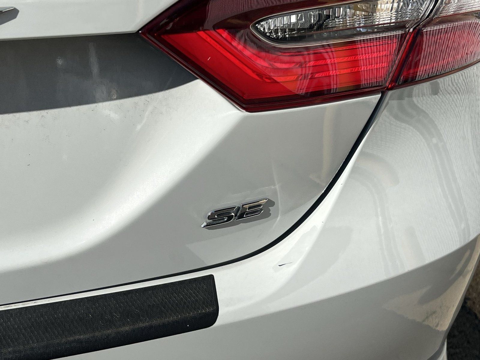 Used 2024 Toyota Camry SE w/ Cold Weather Package FWD image 24