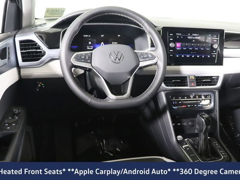 Used 2025 Volkswagen Taos SE image 5