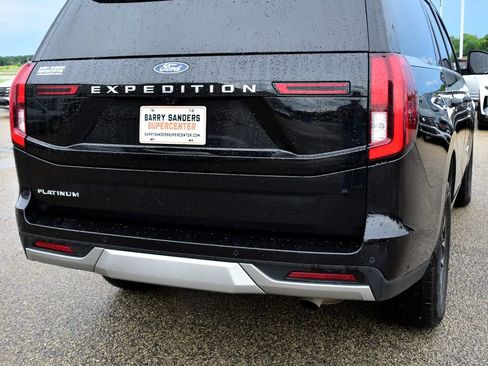 Used 2025 Ford Expedition Platinum AWD/4WD image 11