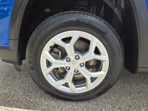 Used 2024 Jeep Compass Latitude AWD/4WD image 15