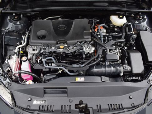 Used 2025 Toyota Camry LE image 9