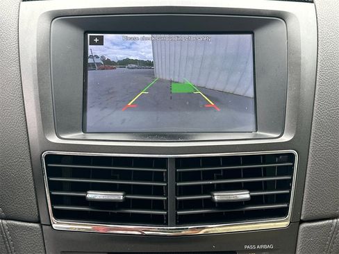 Used 2019 Lincoln MKT AWD image 31