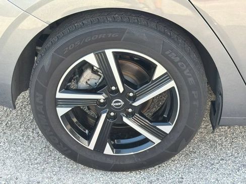 Used 2024 Nissan Sentra SV FWD image 10