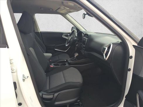 Used 2024 Kia Soul LX w/ Option Group 015 image 19