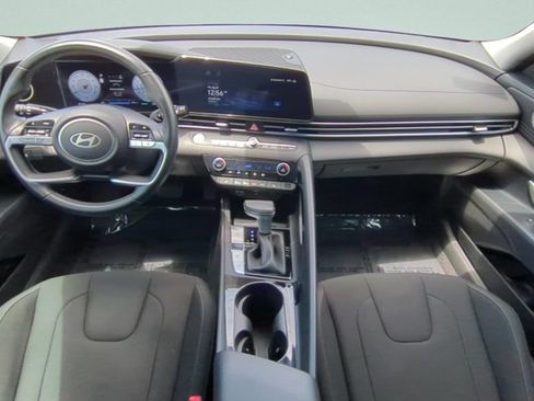 Used 2021 Hyundai Elantra SEL FWD image 12