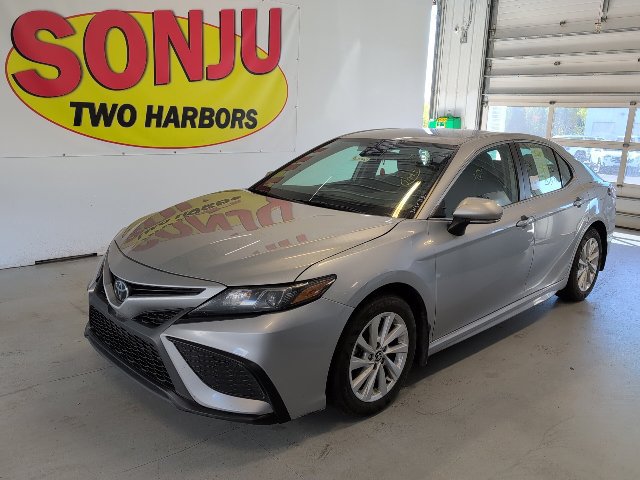 Used 2024 Toyota Camry SE FWD image 1