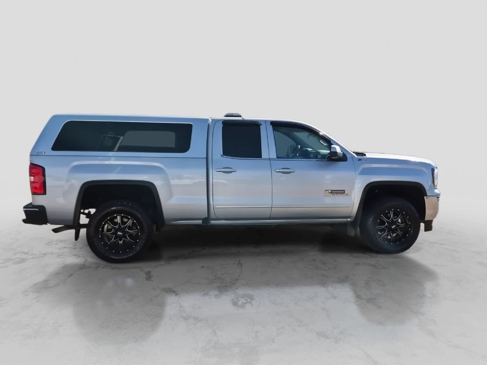 Used 2016 GMC Sierra 1500 SLE w/ Suspension Package, Off-Road AWD/4WD image 9