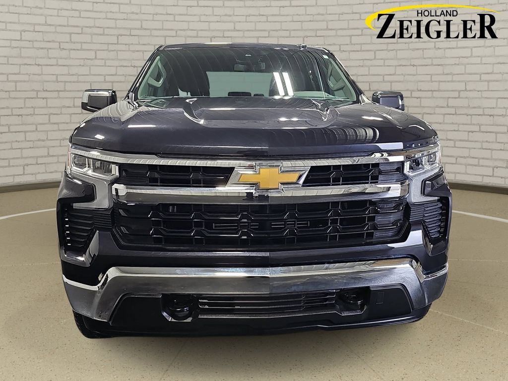 Used 2023 Chevrolet Silverado 1500 LT AWD/4WD image 2