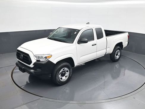 Used 2021 Toyota Tacoma SR RWD image 12