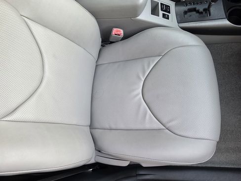 Used 2010 Toyota RAV4 Limited AWD/4WD image 26