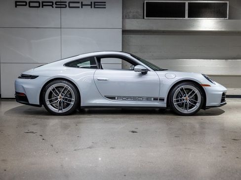 Used 2025 Porsche 911 Carrera image 9