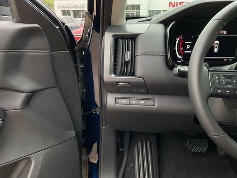 New 2026 Nissan Pathfinder SL FWD image 25