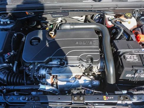 Used 2020 Chevrolet Malibu LT w/ Leather Package image 38