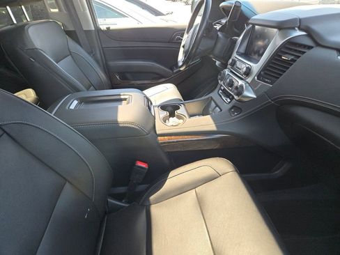 Used 2019 Chevrolet Tahoe LT w/ Luxury Package image 3