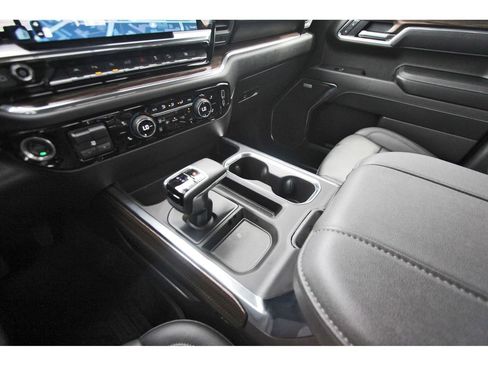 Used 2025 Chevrolet Silverado 1500 LT Trail Boss w/ LT Trail Boss Premium Package AWD/4WD image 26