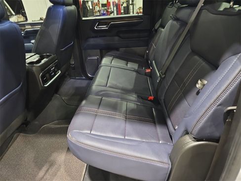 Used 2024 Chevrolet Silverado 2500 High Country w/ High Country Premium Package image 15