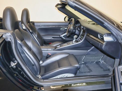 Used 2014 Porsche 911 Turbo S image 35