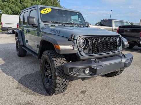 Used 2025 Jeep Wrangler Unlimited Sport AWD/4WD image 3