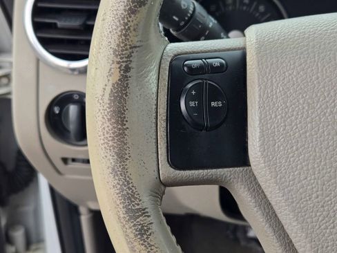 Used 2006 Ford Explorer XLT image 29