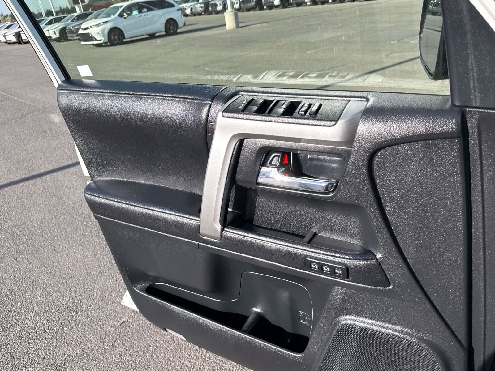 Used 2023 Toyota 4Runner Limited AWD/4WD image 12
