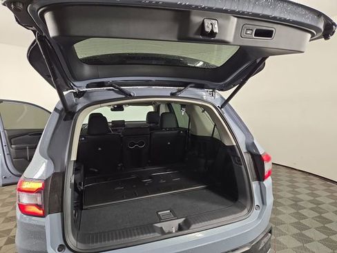 Used 2025 Honda Pilot Touring image 32