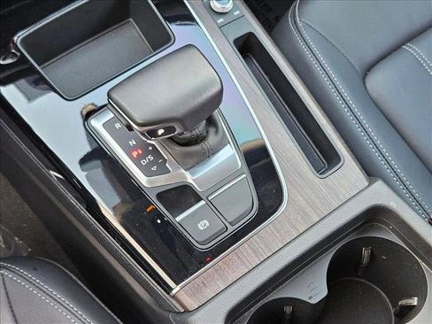 Used 2023 Audi Q5 2.0T Premium w/ Convenience Package image 12