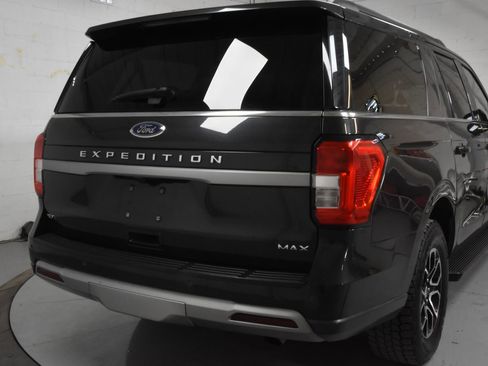 Used 2024 Ford Expedition Max XLT RWD image 3