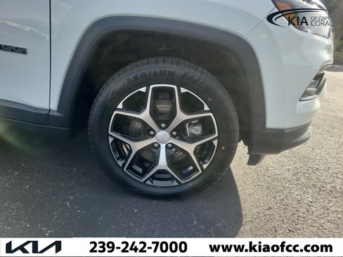 Used 2024 Jeep Compass Limited AWD/4WD image 7