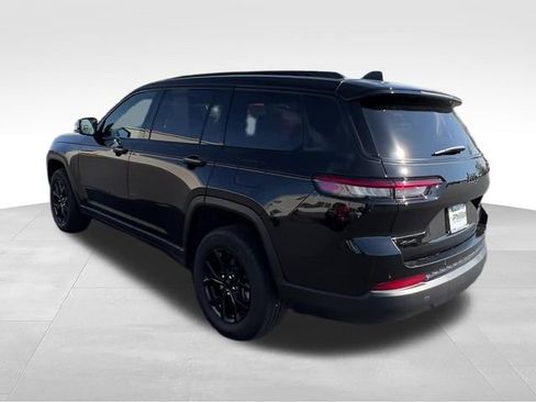 Used 2025 Jeep Grand Cherokee L Altitude AWD/4WD image 4