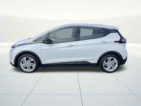 Used 2023 Chevrolet Bolt LT image 2
