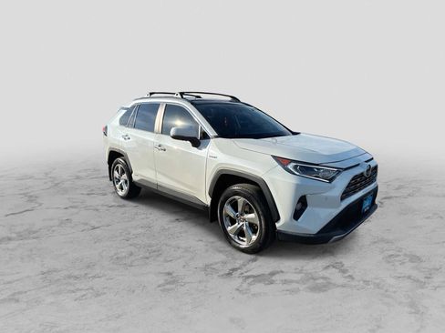 Used 2020 Toyota RAV4 Limited AWD/4WD image 2