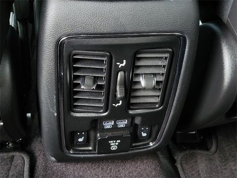 Used 2017 Jeep Grand Cherokee Limited image 16