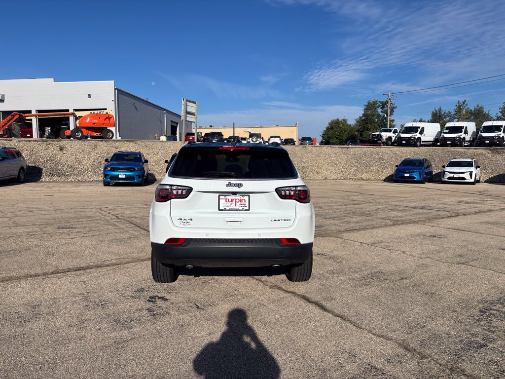 Used 2025 Jeep Compass Limited AWD/4WD image 4