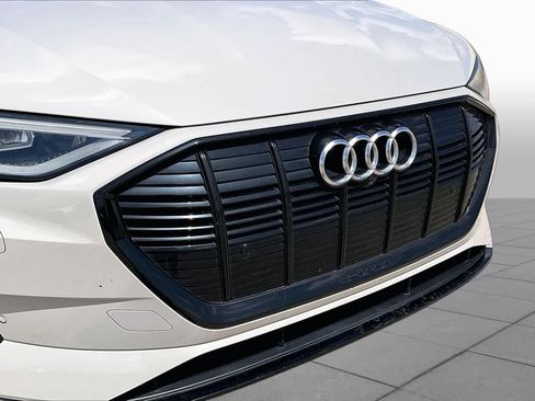 Used 2021 Audi e-tron Premium w/ Convenience Plus Package AWD/4WD image 27