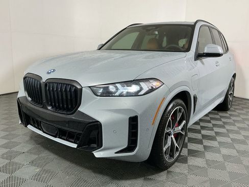 New 2026 BMW X5 xDrive50e AWD/4WD image 2