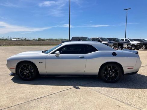 Used 2023 Dodge Challenger R/T w/ Blacktop Package RWD image 4